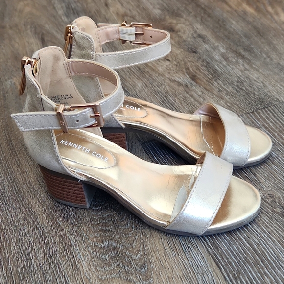 Kenneth Cole Rose Gold Sandals with Heels Little Girl Size 11 - Picture 1 of 12